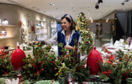 Bordallo Pinheiro desvela los detalles de la mesa perfecta para esta Navidad de la mano de Sonsoles de la Peña